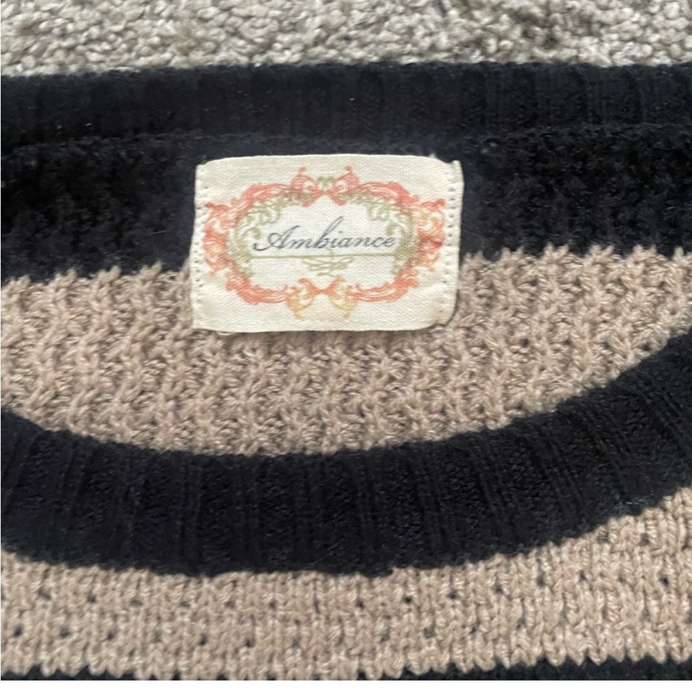 Tan/Black knitted sweater
